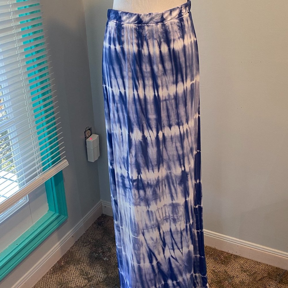 Olive & Oak blue and white Tie Dye Max Skirt Size: Medium